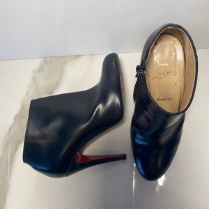 Christian Loubitin black classic ankle bootie